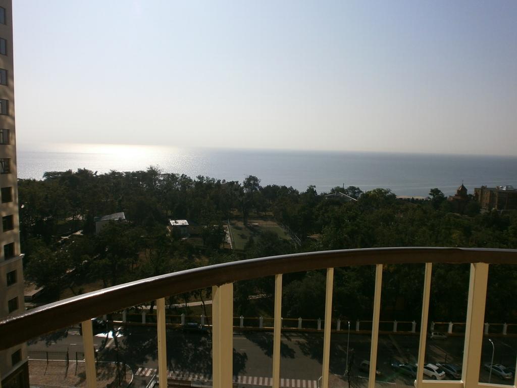 Apartment With Fantastic Sea View 敖德萨 客房 照片
